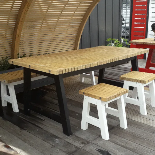 DIY plans for a modular batten-top table and seats